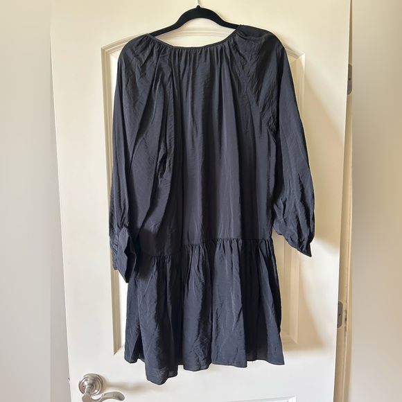 NWT H&M Black Airy Dress - Size Medium - Picture 3 of 4